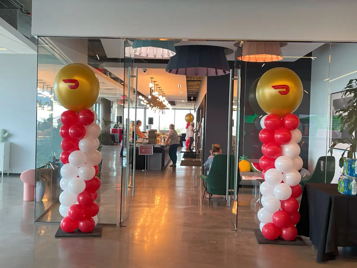 Balloon column